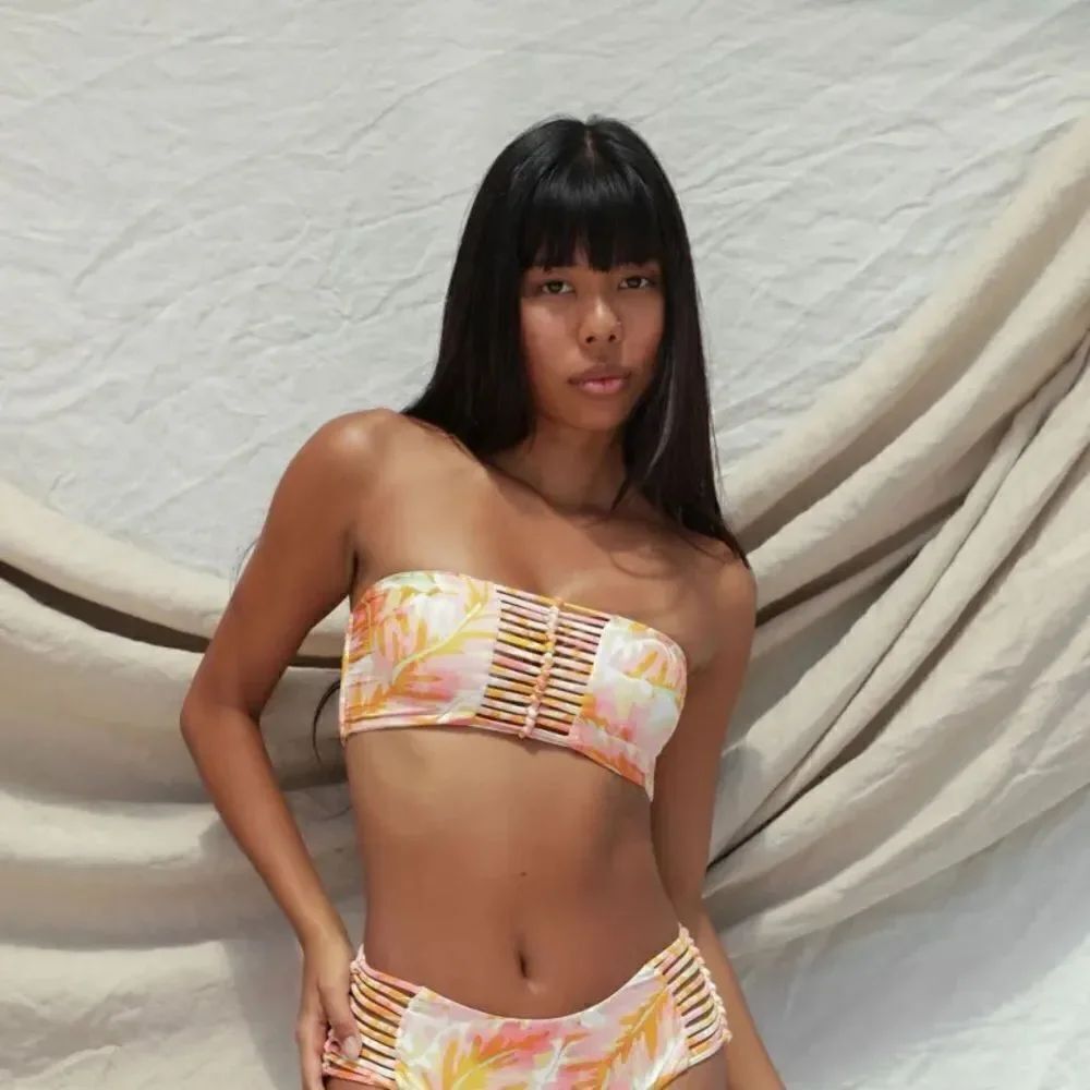 NWT Stone Fox Swim Inez Bikini Top - Hot Tropix Size Small